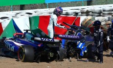 开云体育-雷诺车队横扫威廉姆斯，佩雷兹刷新纪录的简单介绍