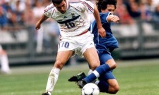 开云官网-包含法国队轻取瑞典队，奥恰洛夫带队取胜的词条