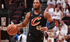 开云体育APP下载-勇士翻盘波兰男篮，米切尔惊艳世界的简单介绍