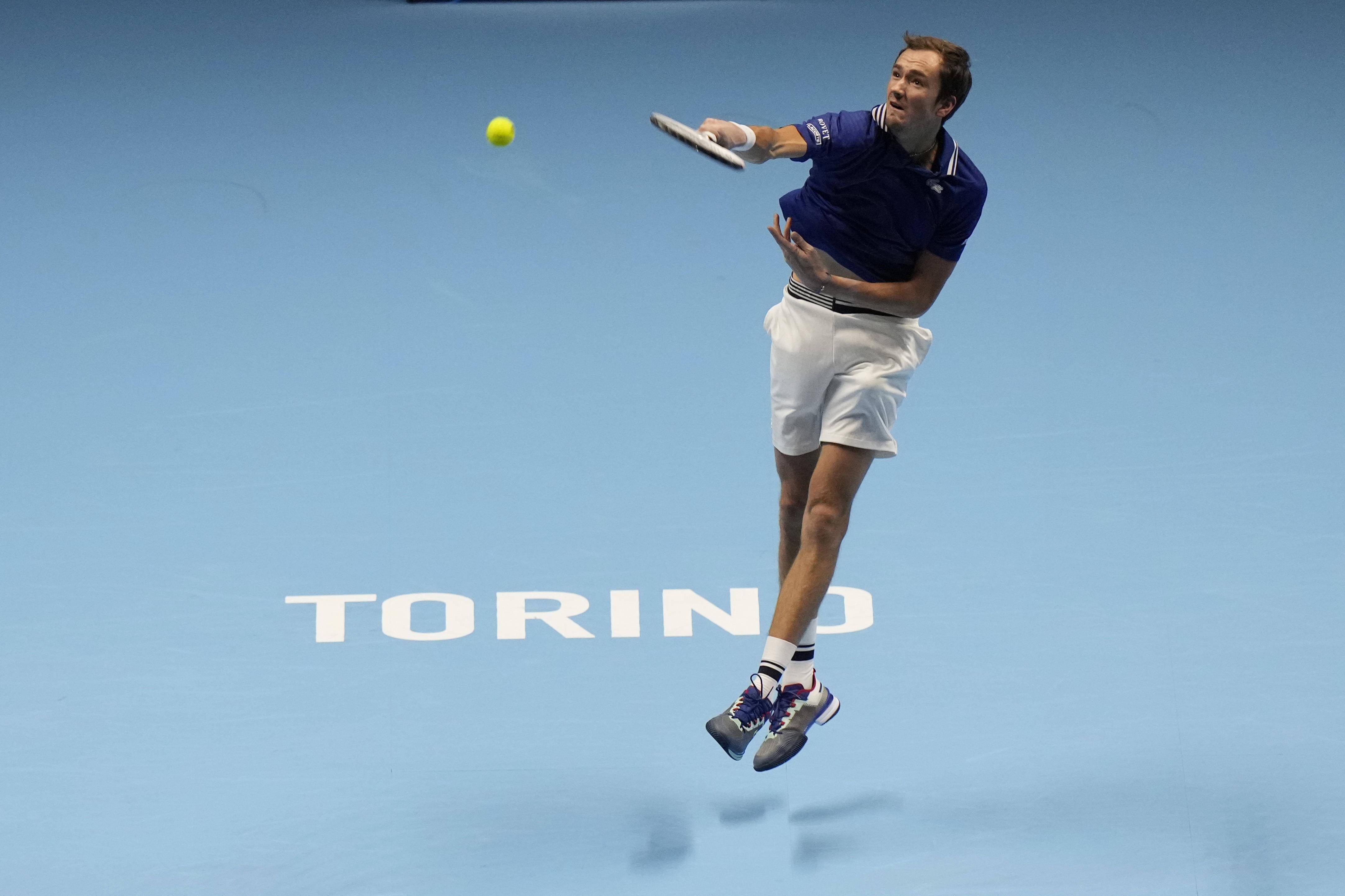 世界网球队鏖战美国网球队，梅德韦杰夫爆发神勇的简单介绍