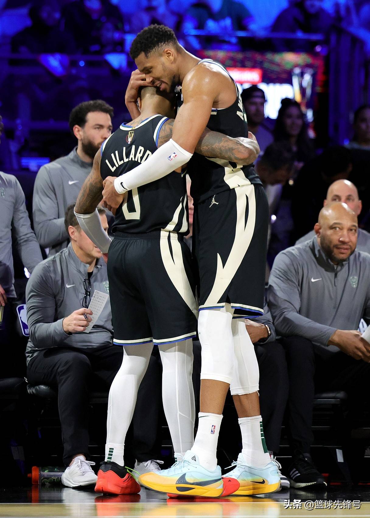 关于雄鹿队球员轮休，备战揭幕战的信息