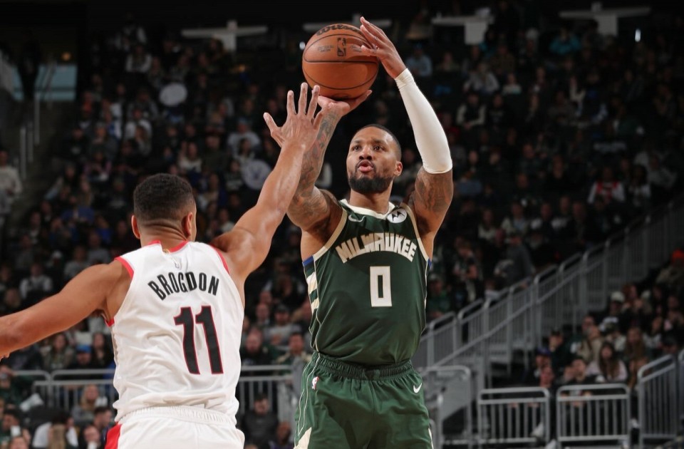 开拓者大胜骑士,利拉德砍下37分,单场12三分的简单介绍 开拓者大胜骑士,利拉德砍下37分,单场12三分的简单介绍