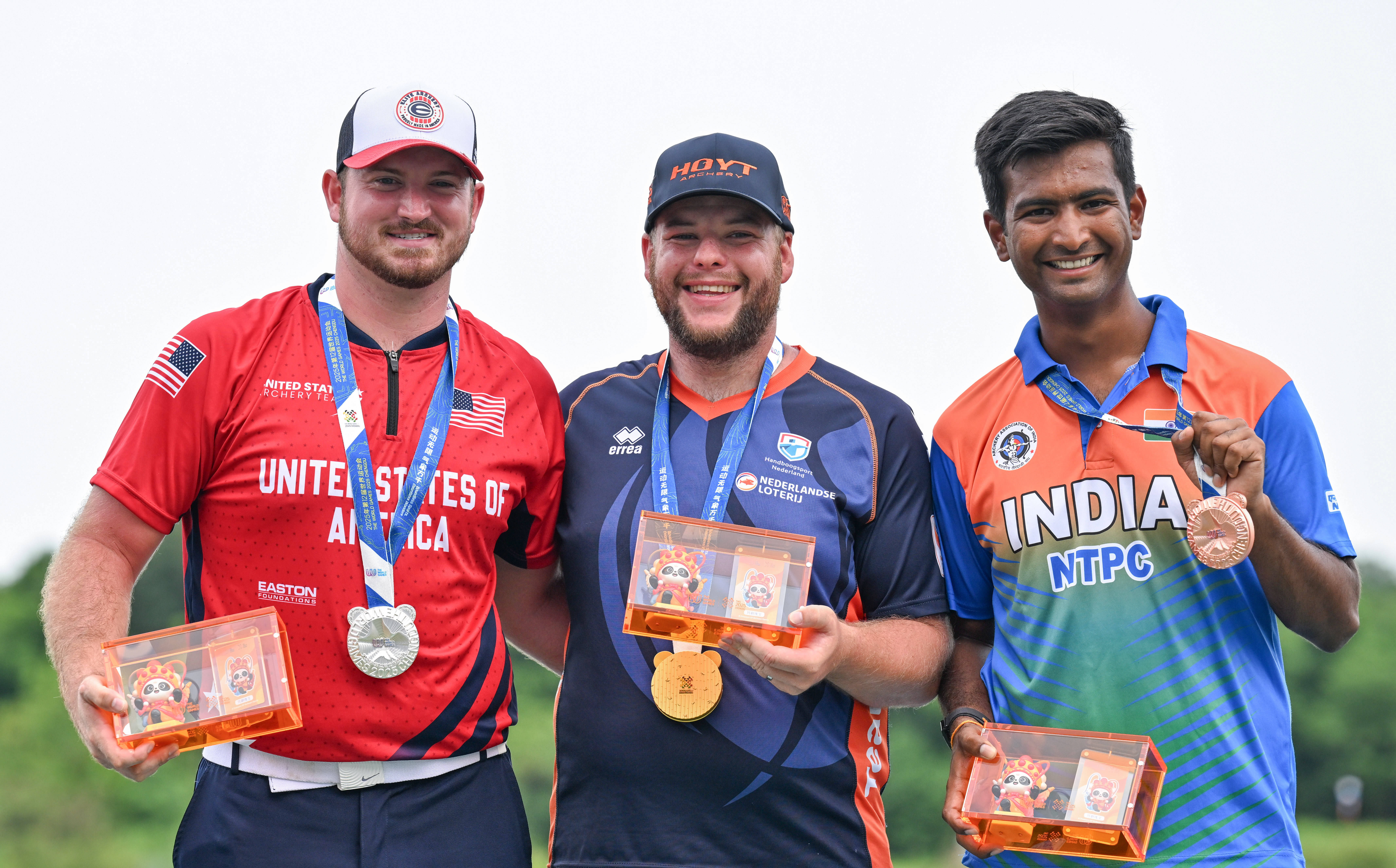 德国射箭选手准确命中,成为焦点人物的简单介绍 德国射箭选手准确命中,成为焦点人物的简单介绍