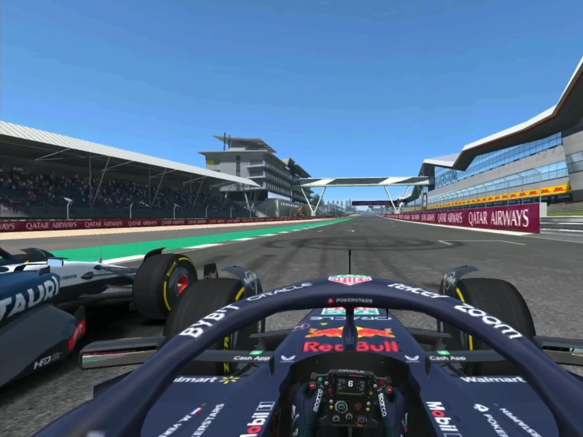 关于迈凯伦鏖战红牛二队，拉塞尔刷新纪录的信息